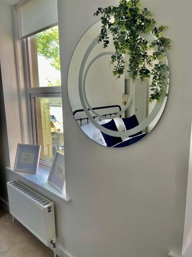 Seaview Flat With Balcony, Spacious 2 Bedroom Worthing Exterior photo