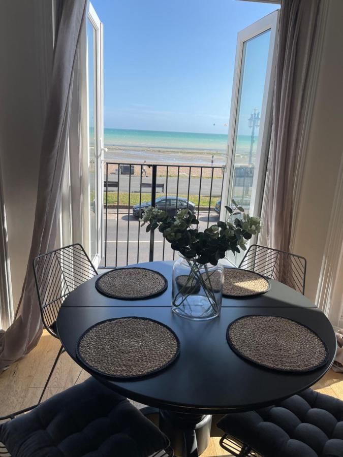 Seaview Flat With Balcony, Spacious 2 Bedroom Worthing Exterior photo